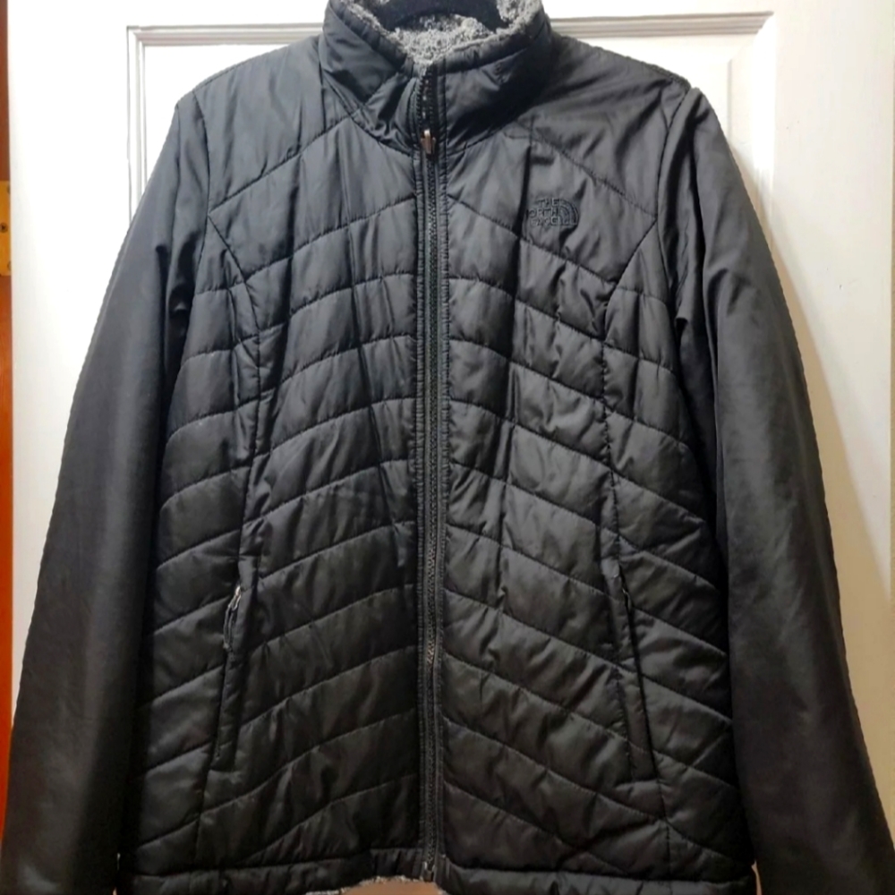 Womens The North Face reversible puffer jacket size large